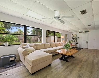 340 Greenway Avenue - Photo Thumbnail 11