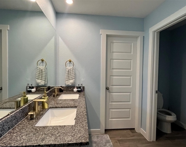 31642 Featherstone Trail - Photo Thumbnail 15