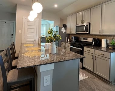 31642 Featherstone Trail - Photo Thumbnail 6