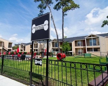 424 S Bender Avenue - Photo Thumbnail 6