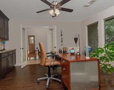 4 Postvine Court - Photo Thumbnail 5