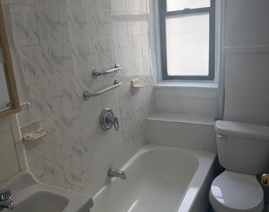 West 184th Street - Photo Thumbnail 3