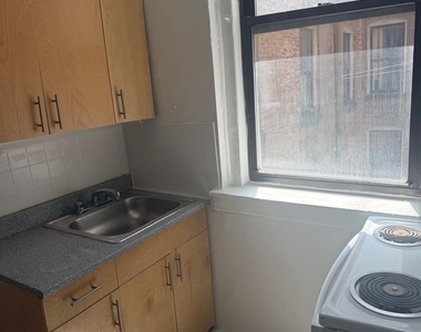 West 184th Street - Photo Thumbnail 1