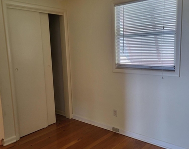 1333 Worth Court Ne - Photo Thumbnail 15