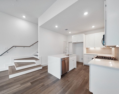 7504 Carver Road - Photo Thumbnail 4