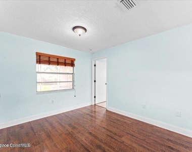 1527 Spruce Road - Photo Thumbnail 20
