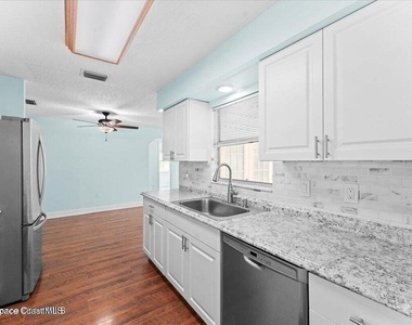 1527 Spruce Road - Photo Thumbnail 4