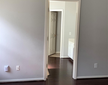 18215 Major Glen Circle - Photo Thumbnail 26