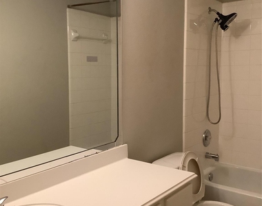 18215 Major Glen Circle - Photo Thumbnail 15