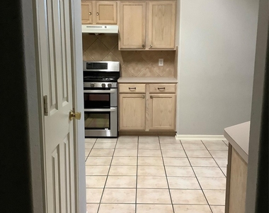 18215 Major Glen Circle - Photo Thumbnail 1
