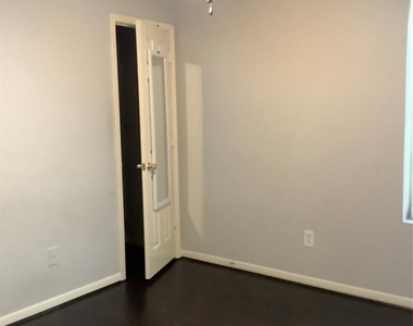 18215 Major Glen Circle - Photo Thumbnail 16