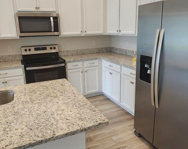 586 Cooper Court Sw - Photo Thumbnail 32