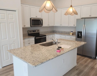 586 Cooper Court Sw - Photo Thumbnail 30
