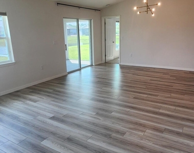 586 Cooper Court Sw - Photo Thumbnail 31