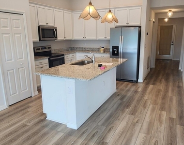 586 Cooper Court Sw - Photo Thumbnail 16