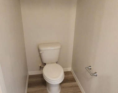 586 Cooper Court Sw - Photo Thumbnail 28