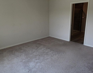 586 Cooper Court Sw - Photo Thumbnail 24