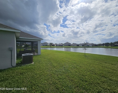 586 Cooper Court Sw - Photo Thumbnail 2
