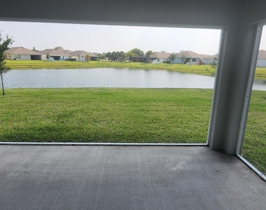 586 Cooper Court Sw - Photo Thumbnail 20