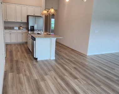 586 Cooper Court Sw - Photo Thumbnail 19