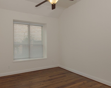 46 Caprice Bend Place - Photo Thumbnail 26