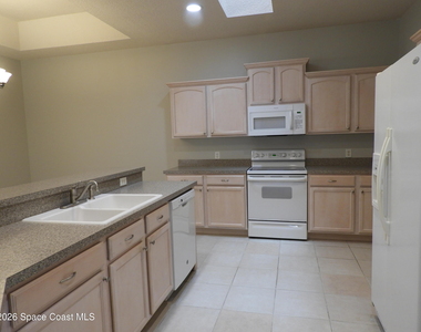 552 Wedge Court Se - Photo Thumbnail 12