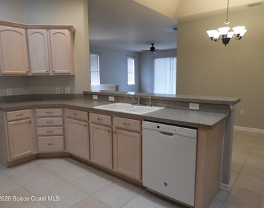 552 Wedge Court Se - Photo Thumbnail 10