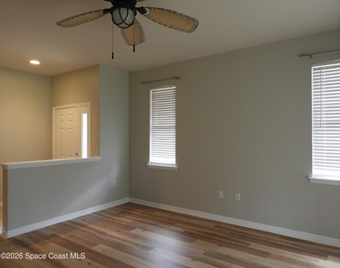 552 Wedge Court Se - Photo Thumbnail 5