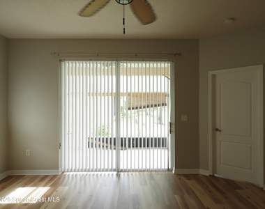 552 Wedge Court Se - Photo Thumbnail 4