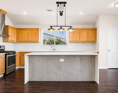 2719 Riverhollow Lane - Photo Thumbnail 7