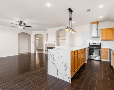 2719 Riverhollow Lane - Photo Thumbnail 6