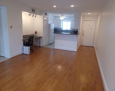 12100 Melville Drive - Photo Thumbnail 7