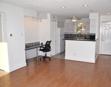 12100 Melville Drive - Photo Thumbnail 6