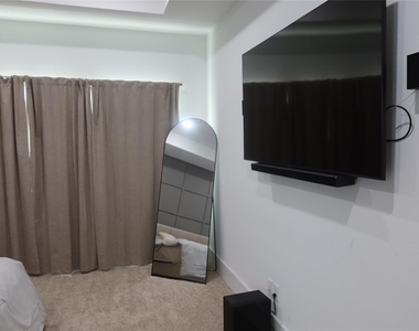 4810 Cochran Street - Photo Thumbnail 15