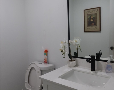 4810 Cochran Street - Photo Thumbnail 13
