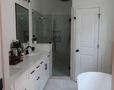 4810 Cochran Street - Photo Thumbnail 16