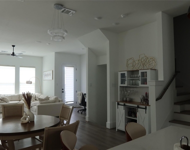 4810 Cochran Street - Photo Thumbnail 12
