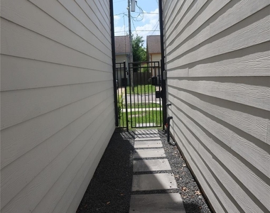 4810 Cochran Street - Photo Thumbnail 25