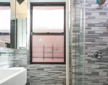 West 103rd Street - Photo Thumbnail 5
