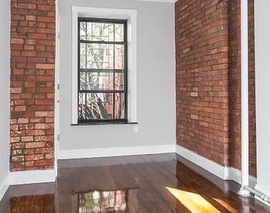 West 103rd Street - Photo Thumbnail 2