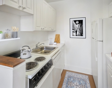 West 34th Street - Photo Thumbnail 3