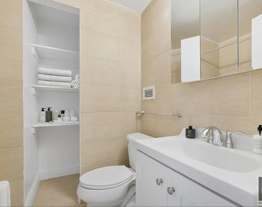 West 34th Street - Photo Thumbnail 6
