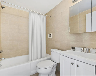 West 34th Street - Photo Thumbnail 5