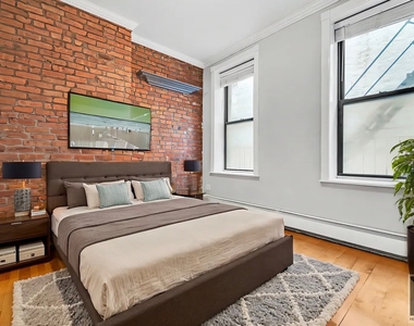 Stanton Street - Photo Thumbnail 3