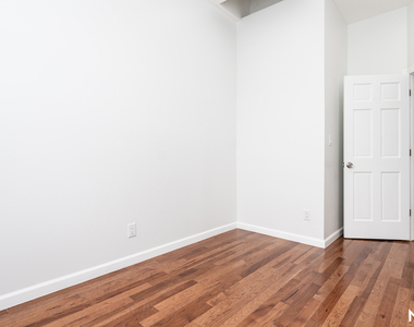 18-69 Greene Ave - Photo Thumbnail 2
