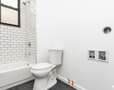 18-69 Greene Ave - Photo Thumbnail 5
