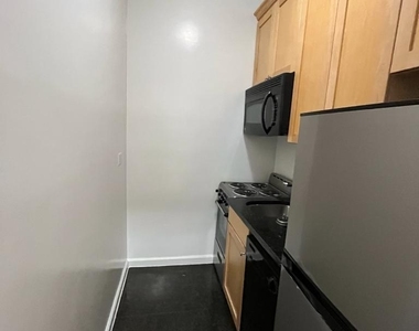 West 73 Street - Photo Thumbnail 1