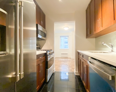 East 71st Street - Photo Thumbnail 2