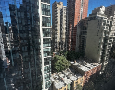 East 39th Street - Photo Thumbnail 4