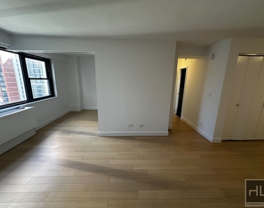 East 39th Street - Photo Thumbnail 3
